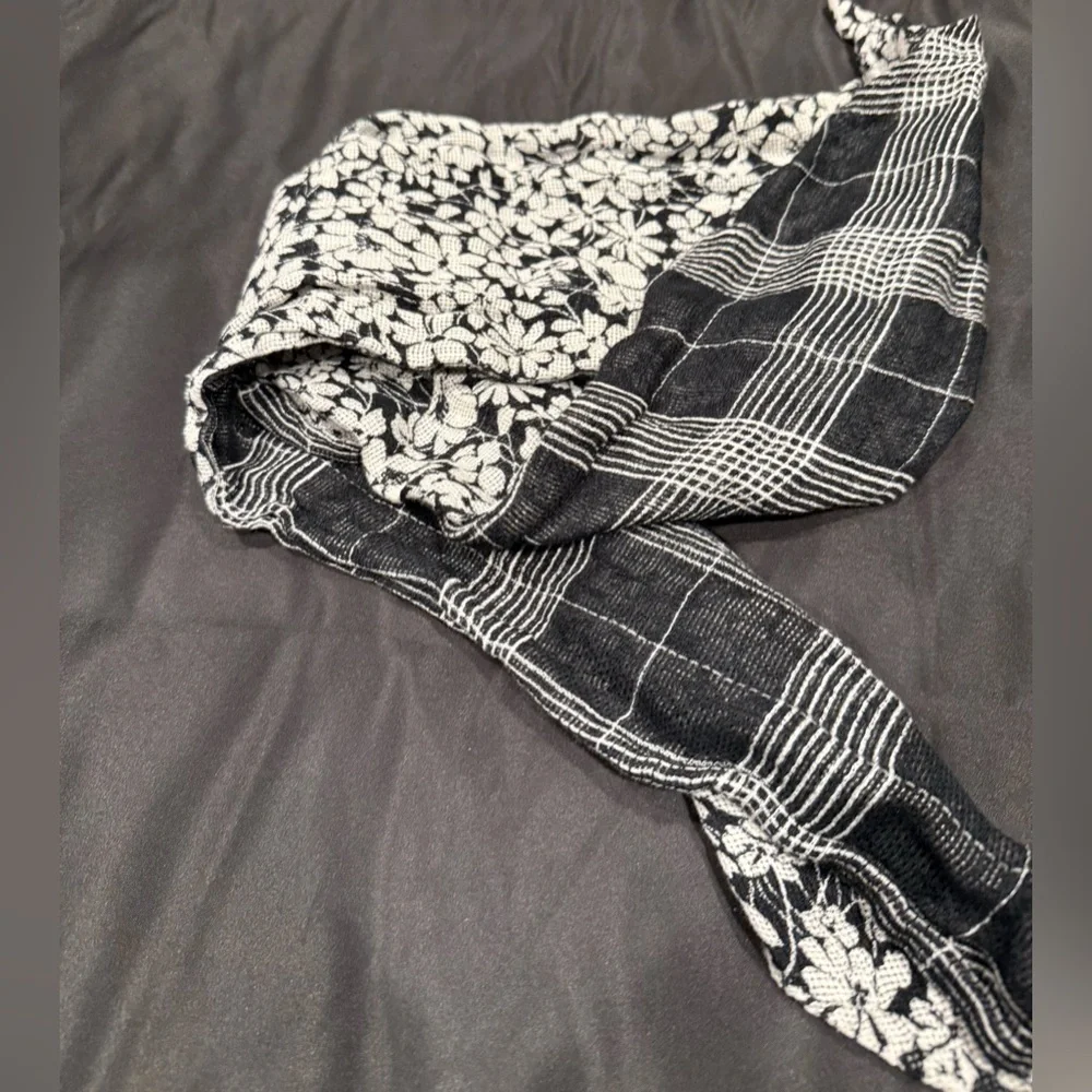 Burberry Black and White Linen Floral Scarf